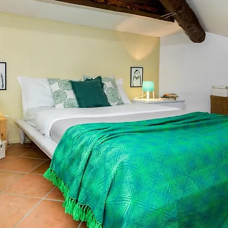 Appartement To *